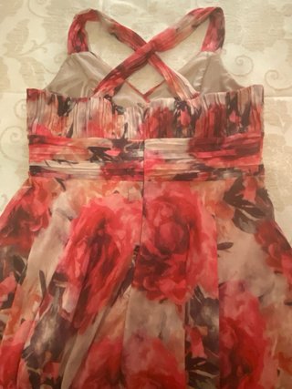 Vestido de fiesta floral rosa y rojo