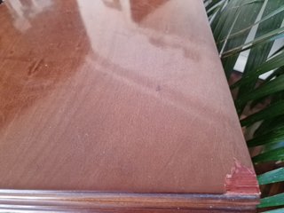Cajonera de madera estilo clásico