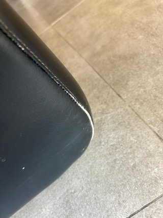 Sillón de masaje de piel negro