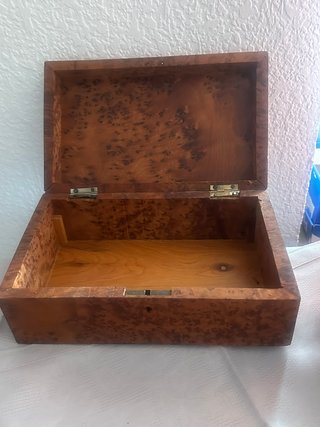Caja de madera Thuya con 2 niveles