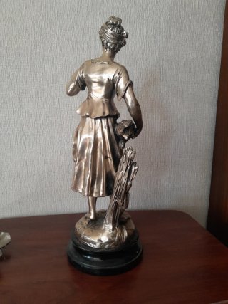 Figura Campesina Vintage Bronce