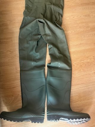 Vadeador Caperlan Talla 44 de pie