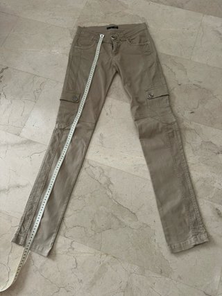 Pantalón cargo TRF Zara beige