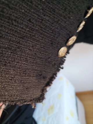 Americana lana bouclé con pedrería