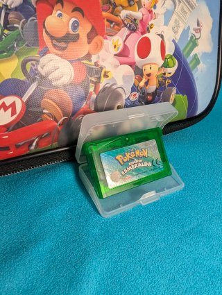 Pokemon Esmeralda GBA
