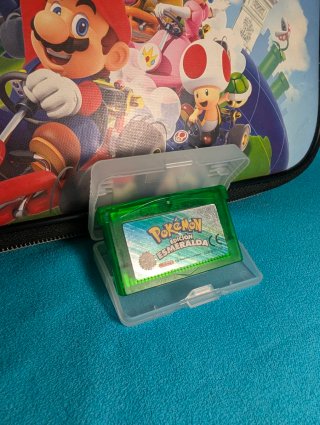 Pokemon Esmeralda GBA