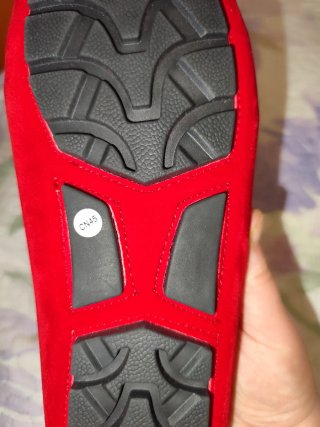 Mocasines ante rojos hebilla dorada talla 45