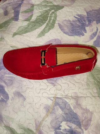 Mocasines ante rojos hebilla dorada talla 45