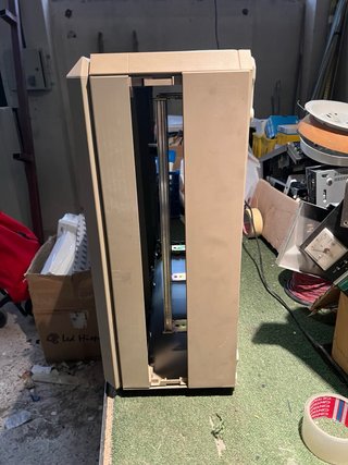 Cuadro Eléctrico Metálico y puerta de cristal.