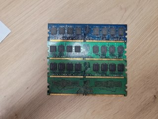 4 x 1GB DDR2 RAM Modules