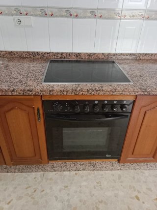 Placa vitrocerámica y horno Teka