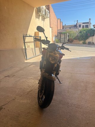 Yamaha FZ6 N Naranja y Negra