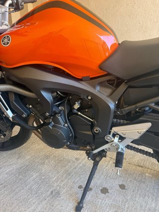 Yamaha FZ6 N Naranja y Negra