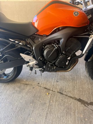 Yamaha FZ6 N Naranja y Negra
