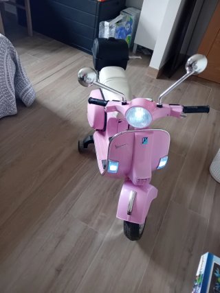 Moto Eléctrica Infantil Rosa Estilo Vespa