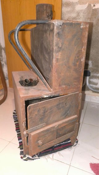 Estufa de Hierro Antigua para Restaurar