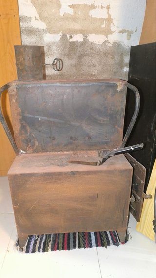 Estufa de Hierro Antigua para Restaurar
