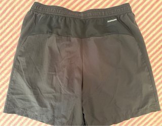 Pantalón corto deportivo Adidas hombre. Talla L