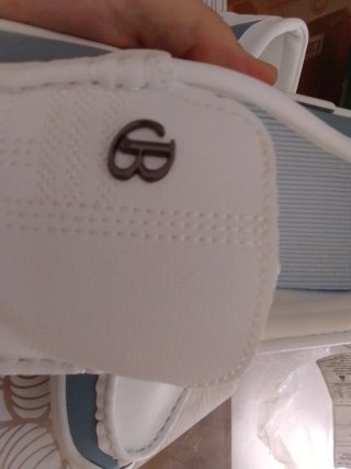 Zapatos blancos y verde azulado
