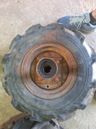 Ruedas con eje para motocultor o motoazada