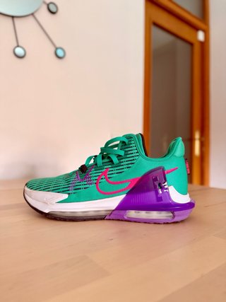 Nike LeBron Witness 8 de baloncesto, talla 43,5.