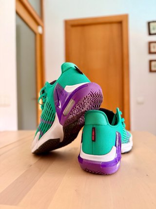 Nike LeBron Witness 8 de baloncesto, talla 43,5.