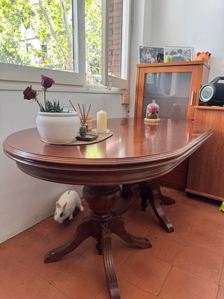 Mesa de comedor antigua de madera maciza