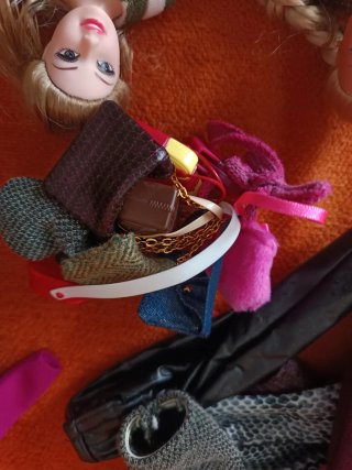Muñecas Barbie y complementos
