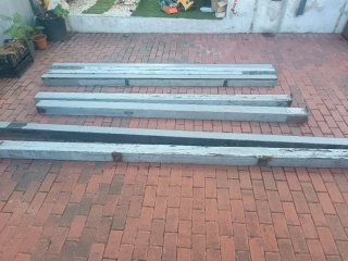 Pérgola de madera desmantelada