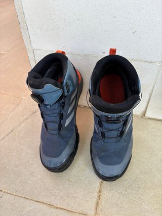 Botas Adidas Nieve/Agua Azul/Naranja