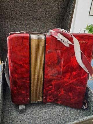 Acordeón Hohner Student IVN + Estuche