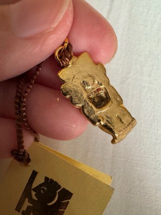 Amuleto precolombino figura ritual chapado oro