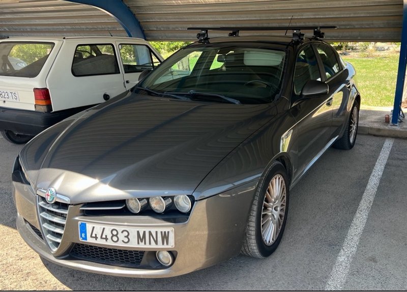 Alfa Romeo 159 - foto 1