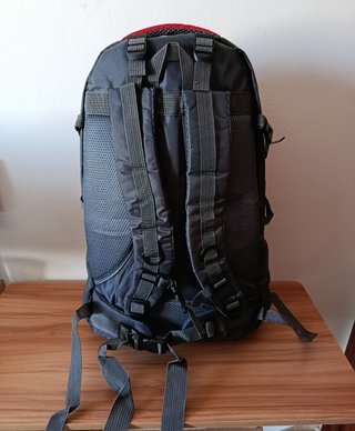 Mochila 60L Impermeable Senderismo y Viaje - Nueva