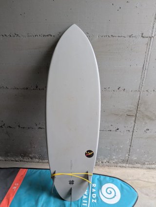Tabla de surf RADZ Hawaii 5'8 Con funda