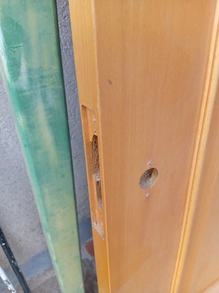 Puertas de madera color miel