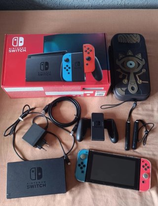 Nintendo Switch Azul/Rojo + Accesorios