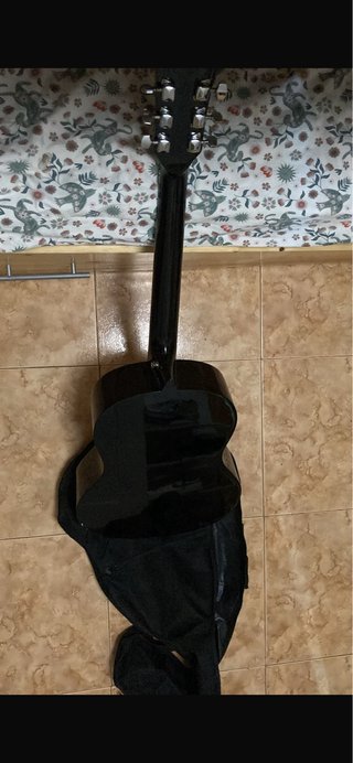 Guitarra Acústica con Funda