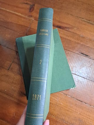 Tomos encuadernados Revista Familia Cristiana 1971