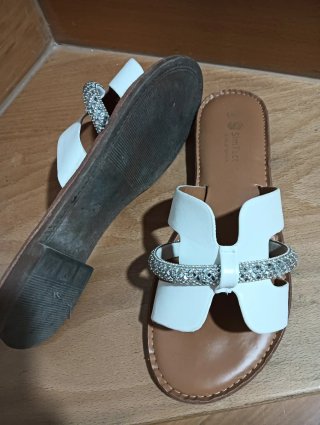 Chanclas SimTact Blancas y Plateadas Talla 40