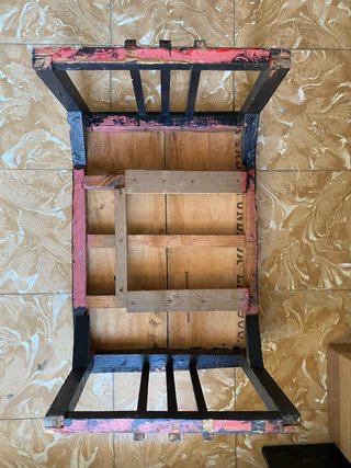 Mesita de madera rústica