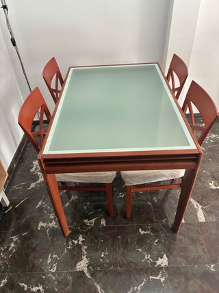 Mesa comedor extensible + 4 sillas