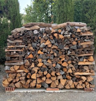 Leña para chimenea o barbacoa