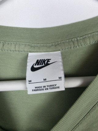 Camiseta Nike oversize verde oliva