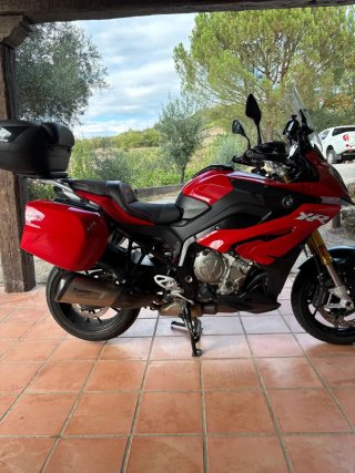 BMW S1000XR Roja y Negra