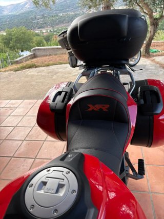 BMW S1000XR Roja y Negra