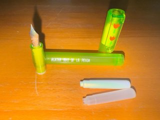 Pluma y bolígrafo Agatha Ruiz de la Prada