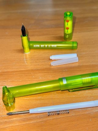 Pluma y bolígrafo Agatha Ruiz de la Prada