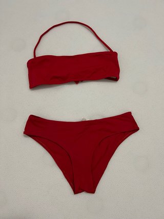 Costume da bagno rosso