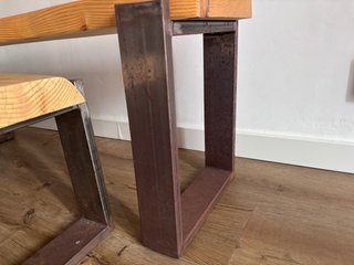 Mesas auxiliares madera y metal hechas a mano